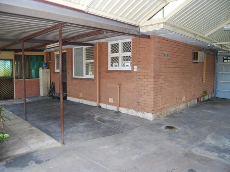 15 Risby Street, Gosnells WA 6110