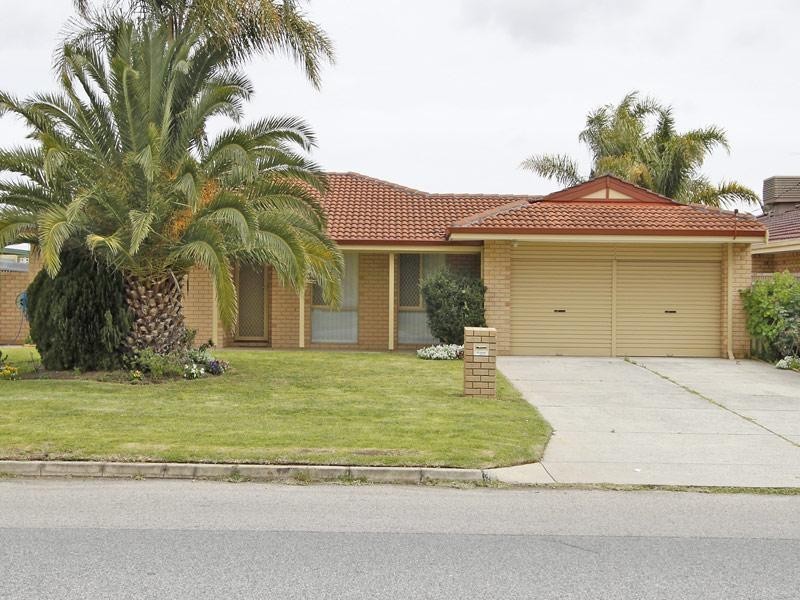 27 Murdoch Street, Thornlie WA 6108