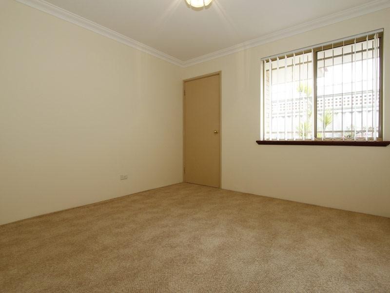 27 Murdoch Street, Thornlie WA 6108