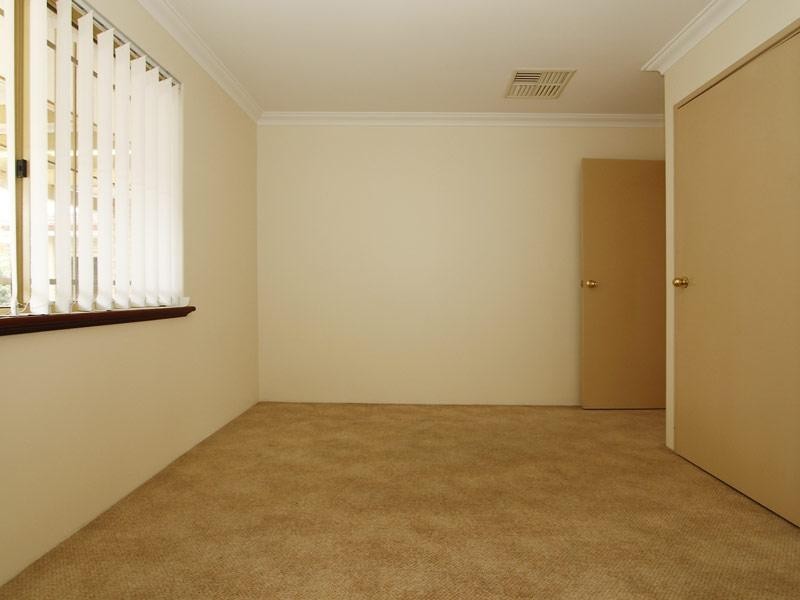 27 Murdoch Street, Thornlie WA 6108