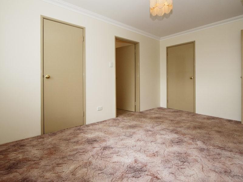 27 Murdoch Street, Thornlie WA 6108