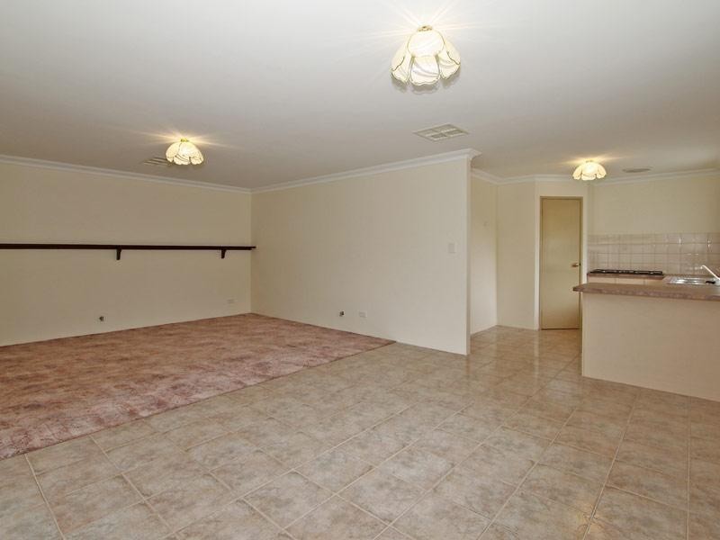 27 Murdoch Street, Thornlie WA 6108