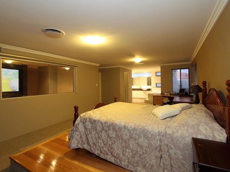 10 Dilebert Road, Huntingdale WA 6110