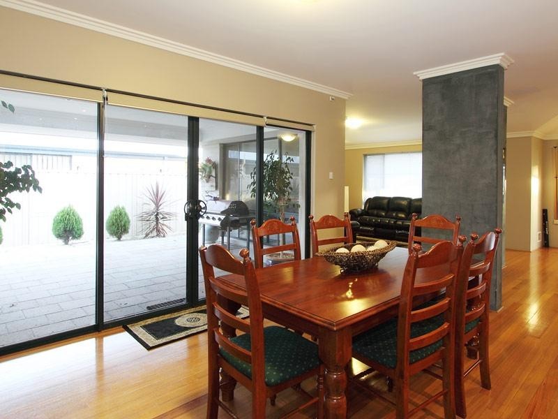 10 Dilebert Road, Huntingdale WA 6110