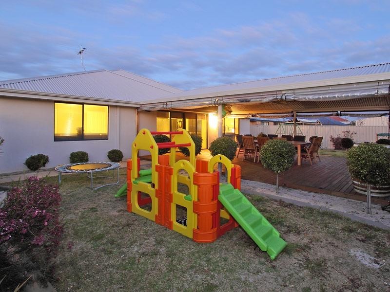 10 Dilebert Road, Huntingdale WA 6110