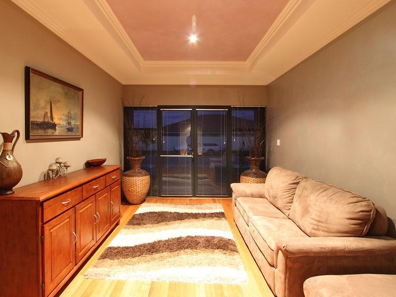 10 Dilebert Road, Huntingdale WA 6110