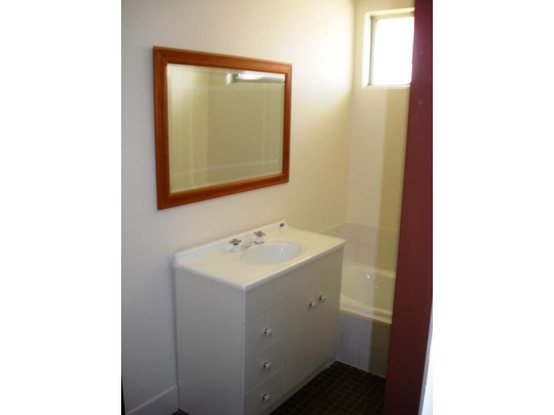 2 Barson Court, Thornlie WA 6108