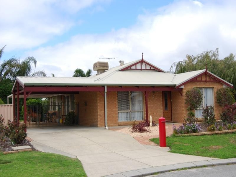 1 Brolga Place, Gosnells WA 6110