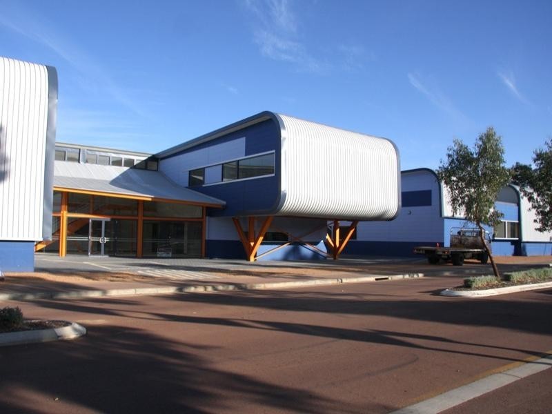 Unit 2 Gladstone Road, Armadale WA 6112