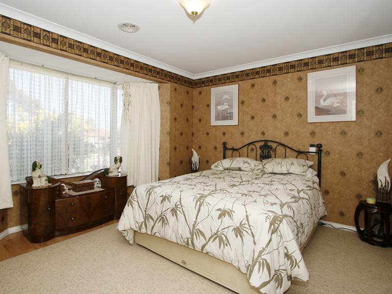 7 Redheart Drive, Thornlie WA 6108