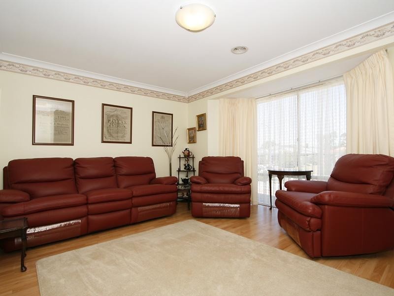 7 Redheart Drive, Thornlie WA 6108