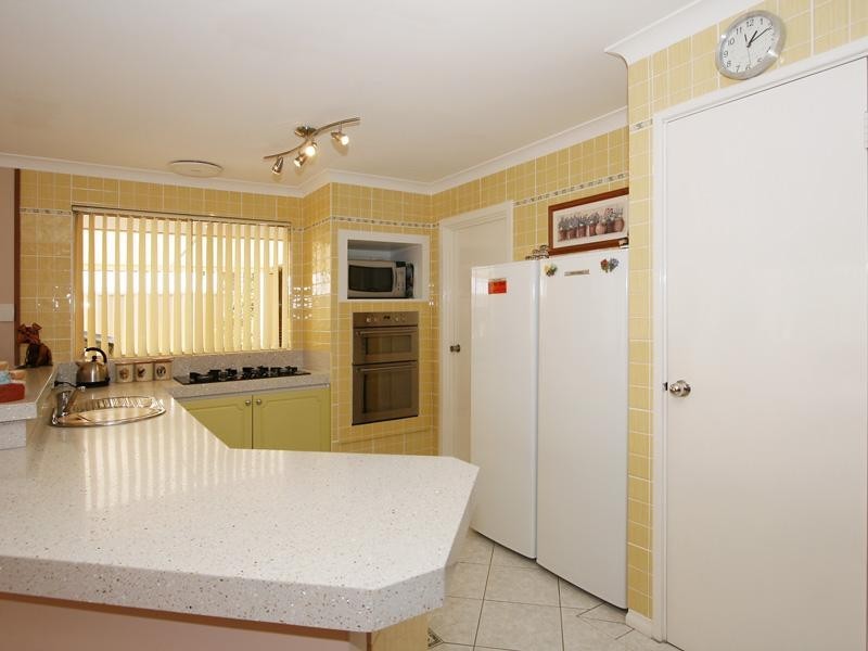 7 Redheart Drive, Thornlie WA 6108