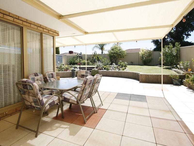 7 Redheart Drive, Thornlie WA 6108