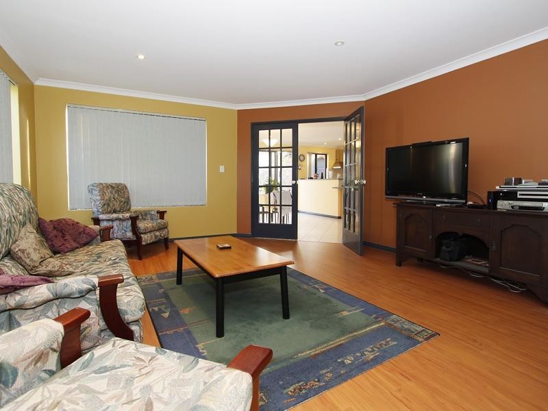 6 Daniel Drive, Canning Vale WA 6155