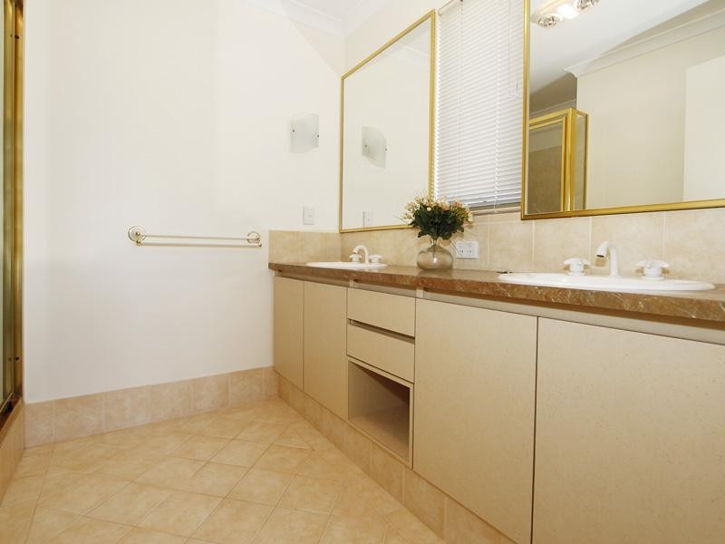 6 Daniel Drive, Canning Vale WA 6155