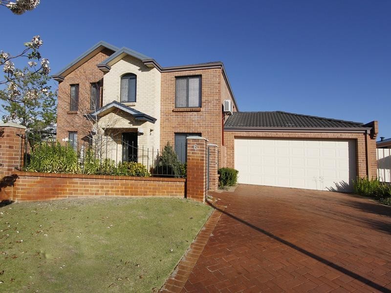 6 Daniel Drive, Canning Vale WA 6155