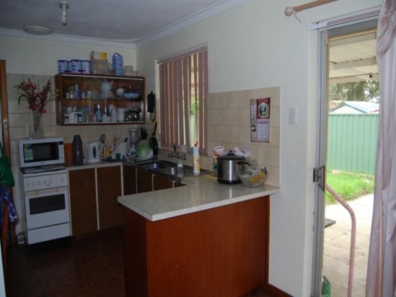 87b Fremantle Road, Gosnells WA 6110