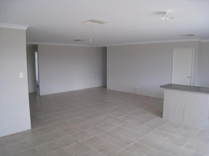 4 Kersley Loop, Harrisdale WA 6112