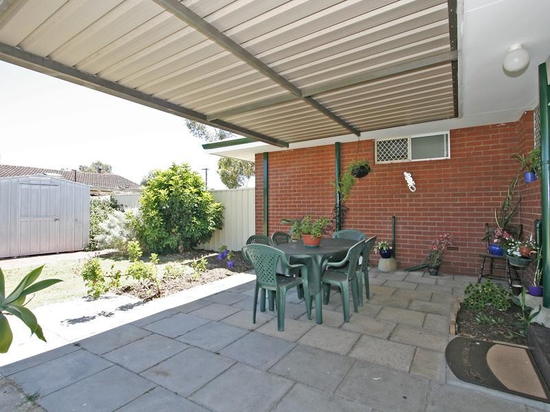 77b Crandon Street, Gosnells WA 6110