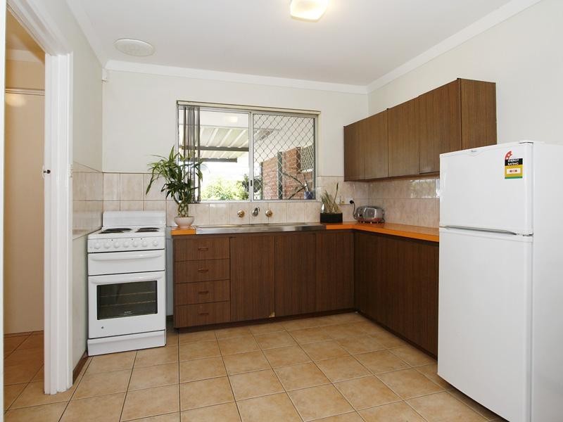 77b Crandon Street, Gosnells WA 6110