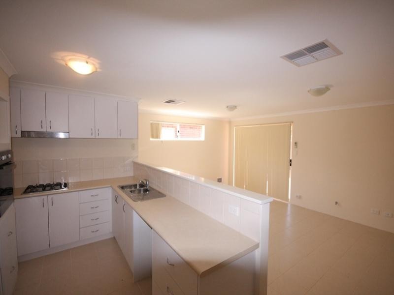 Unit 10/405 Railway Avenue, Armadale WA 6112