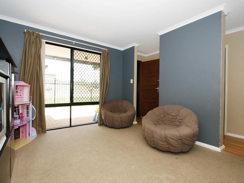 2 Emery Cove, Gosnells WA 6110