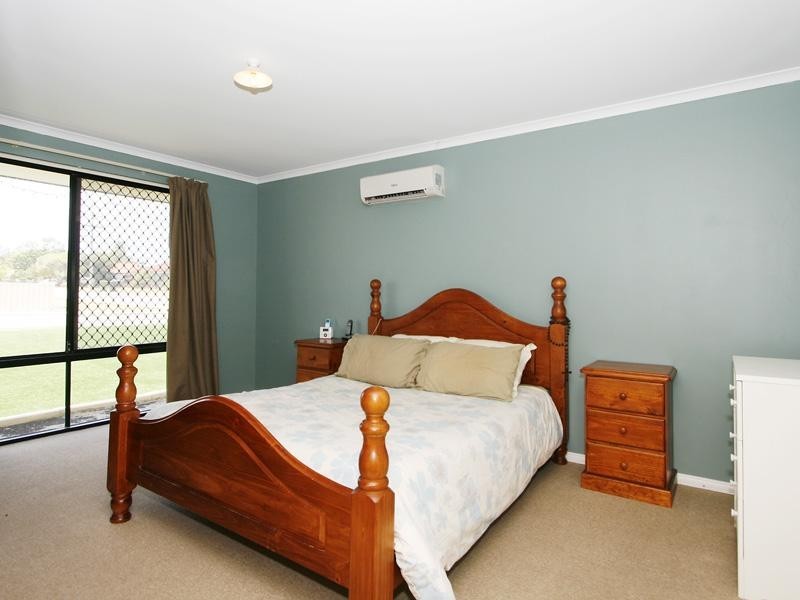 2 Emery Cove, Gosnells WA 6110