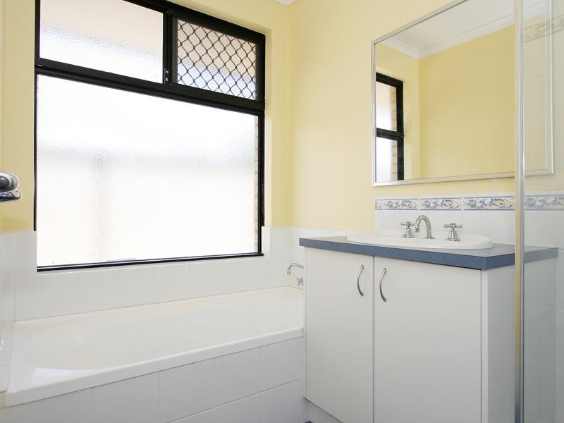 2 Emery Cove, Gosnells WA 6110