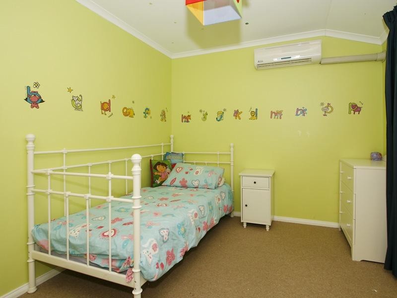 2 Emery Cove, Gosnells WA 6110