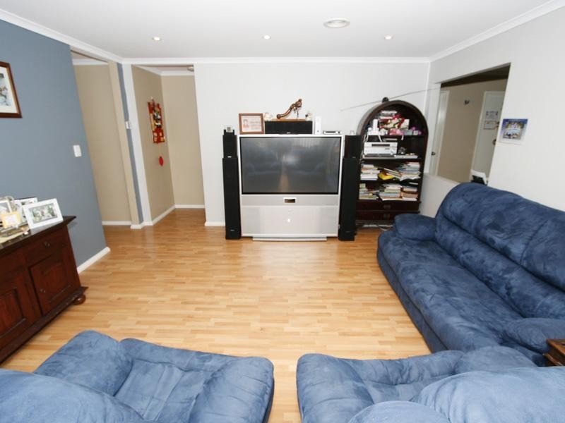 2 Emery Cove, Gosnells WA 6110