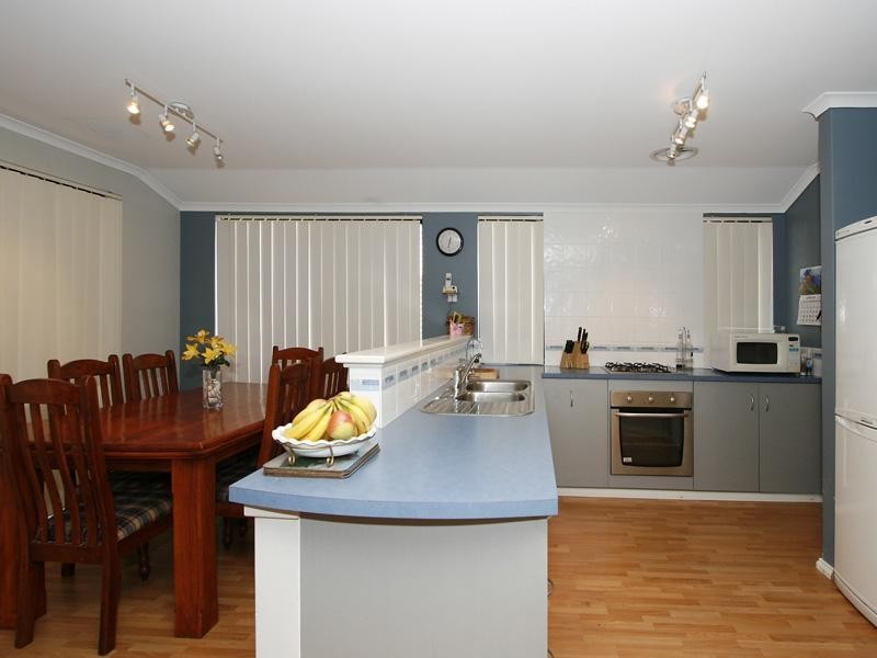 2 Emery Cove, Gosnells WA 6110