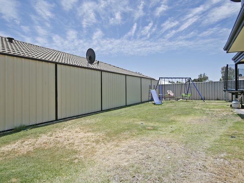 2 Emery Cove, Gosnells WA 6110