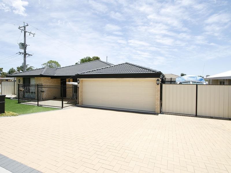 2 Emery Cove, Gosnells WA 6110