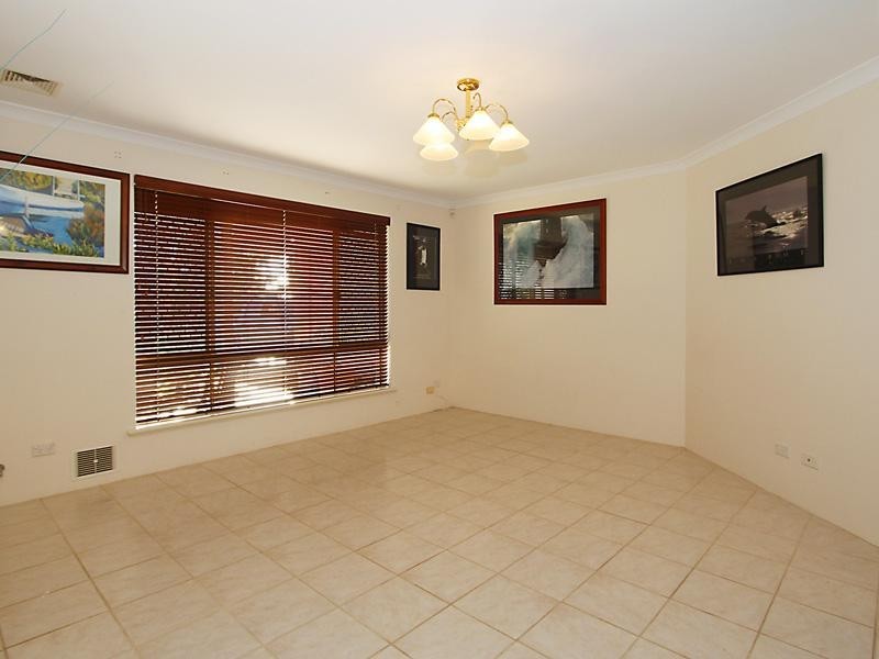 13 Engleswood Arcade, Canning Vale WA 6155