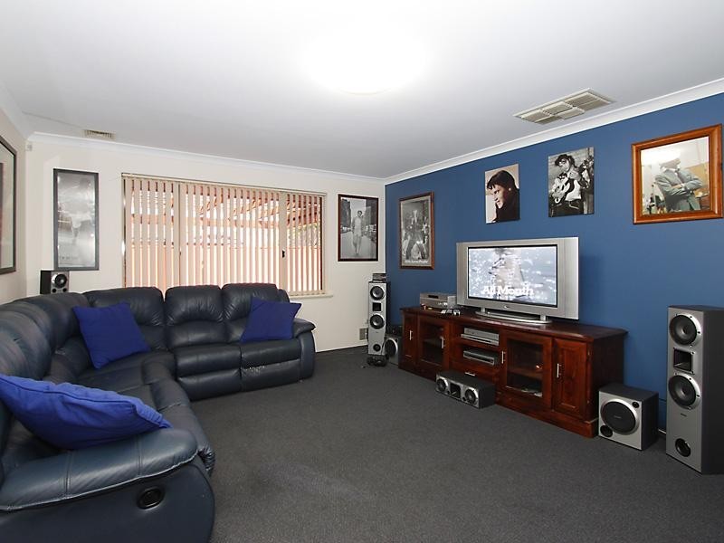 13 Engleswood Arcade, Canning Vale WA 6155