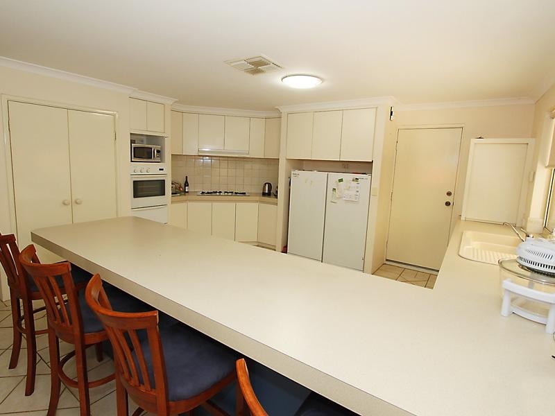 13 Engleswood Arcade, Canning Vale WA 6155