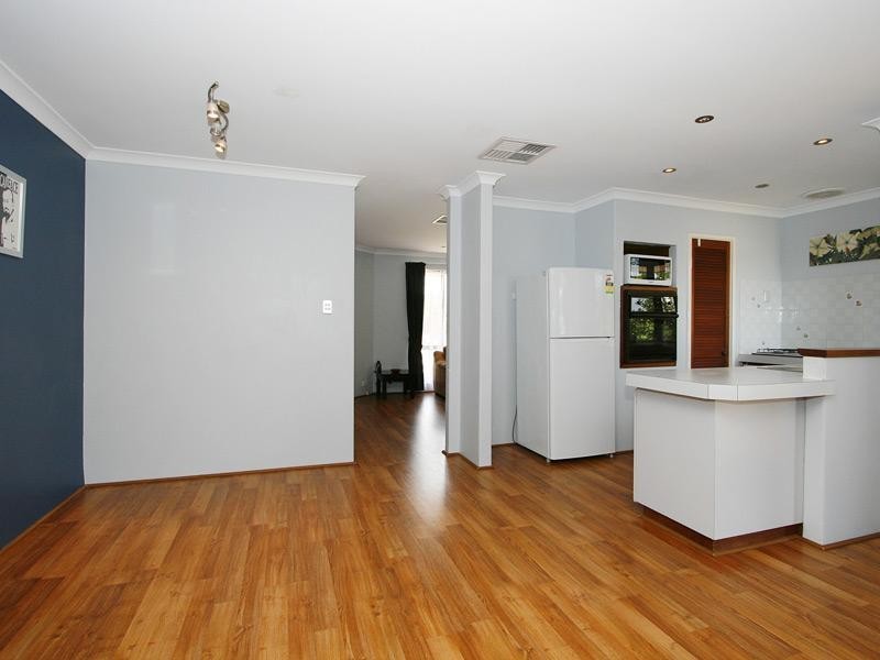 10 Symes Close, Seville Grove WA 6112