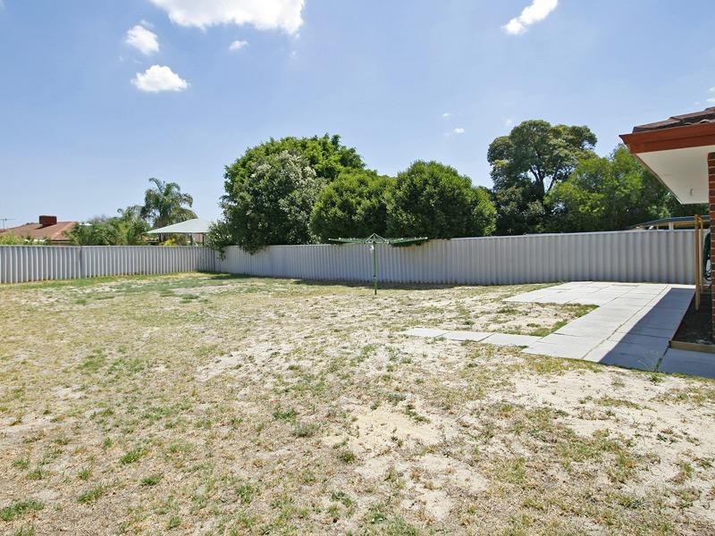 10 Symes Close, Seville Grove WA 6112
