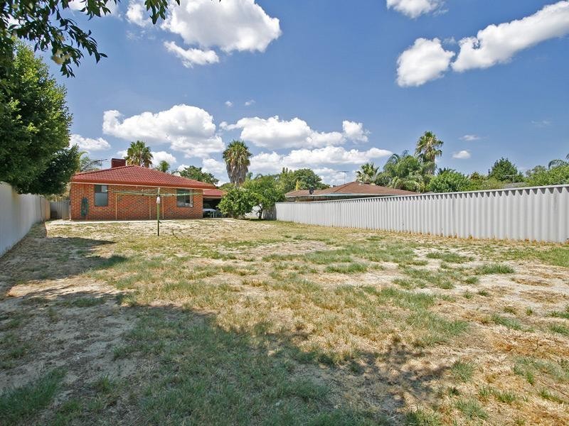 10 Symes Close, Seville Grove WA 6112