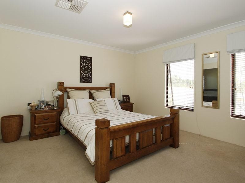 1 Sandmartin Drive, Southern River WA 6110