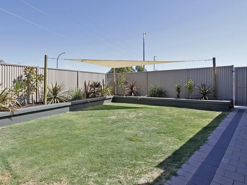1 Sandmartin Drive, Southern River WA 6110