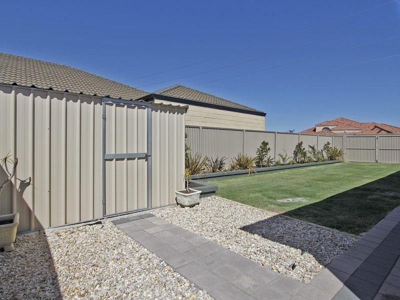 1 Sandmartin Drive, Southern River WA 6110