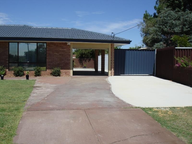 10 Fitzroy Court, Gosnells WA 6110