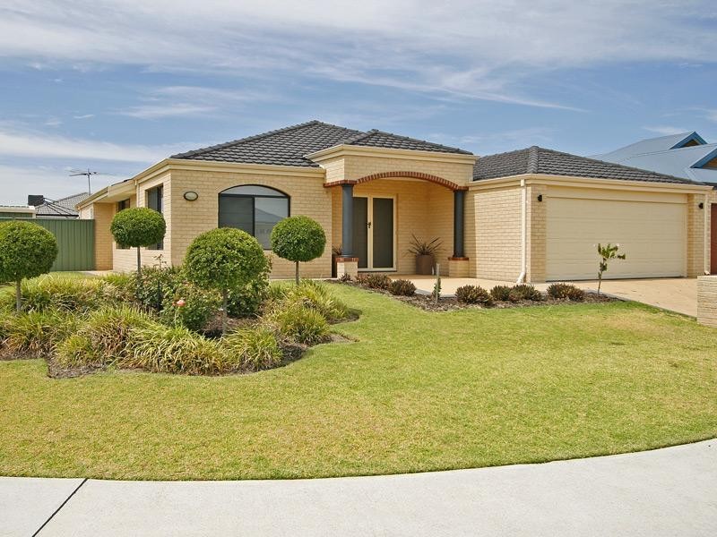 50 Excalibur Chase, Wattle Grove WA 6107