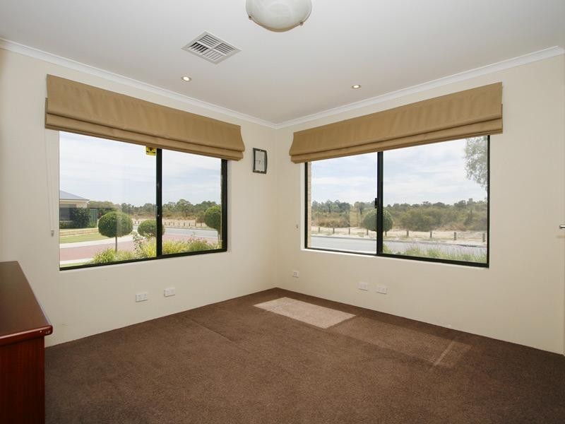 50 Excalibur Chase, Wattle Grove WA 6107