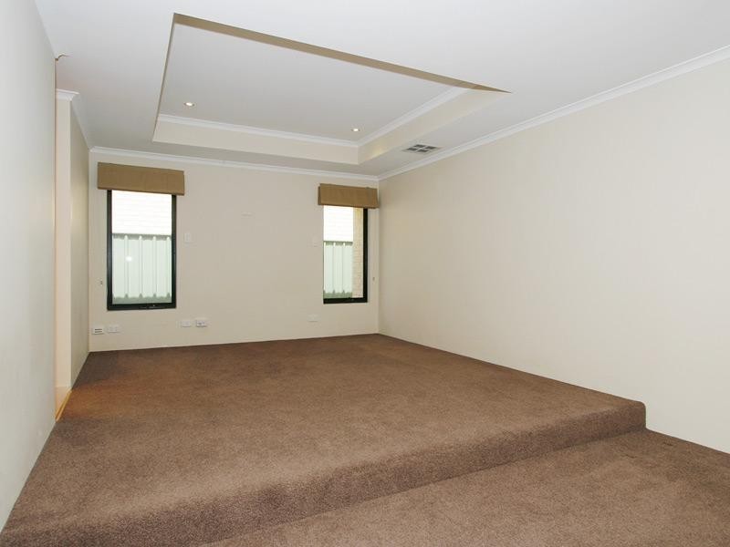 50 Excalibur Chase, Wattle Grove WA 6107