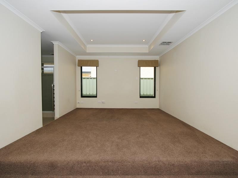 50 Excalibur Chase, Wattle Grove WA 6107