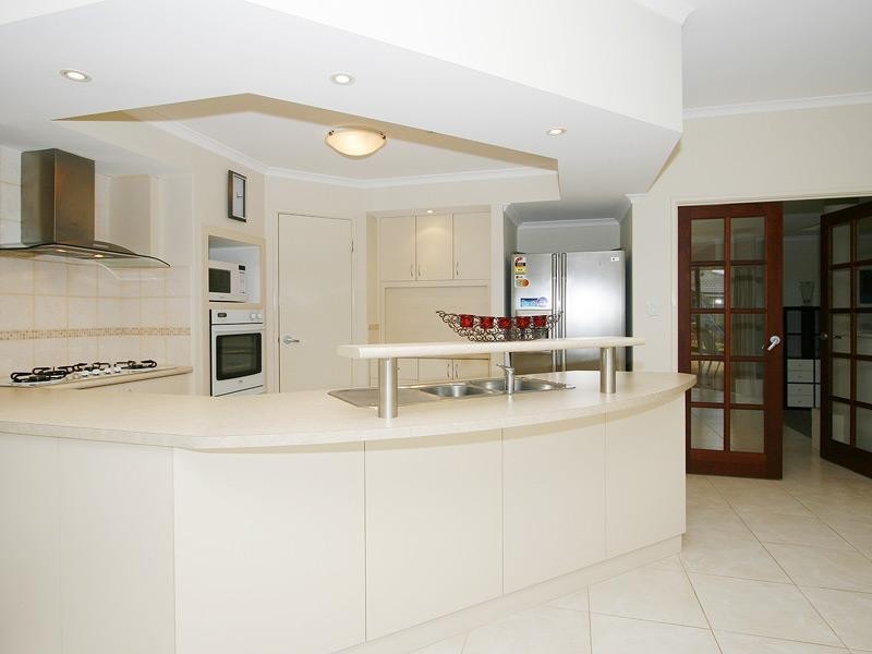 50 Excalibur Chase, Wattle Grove WA 6107