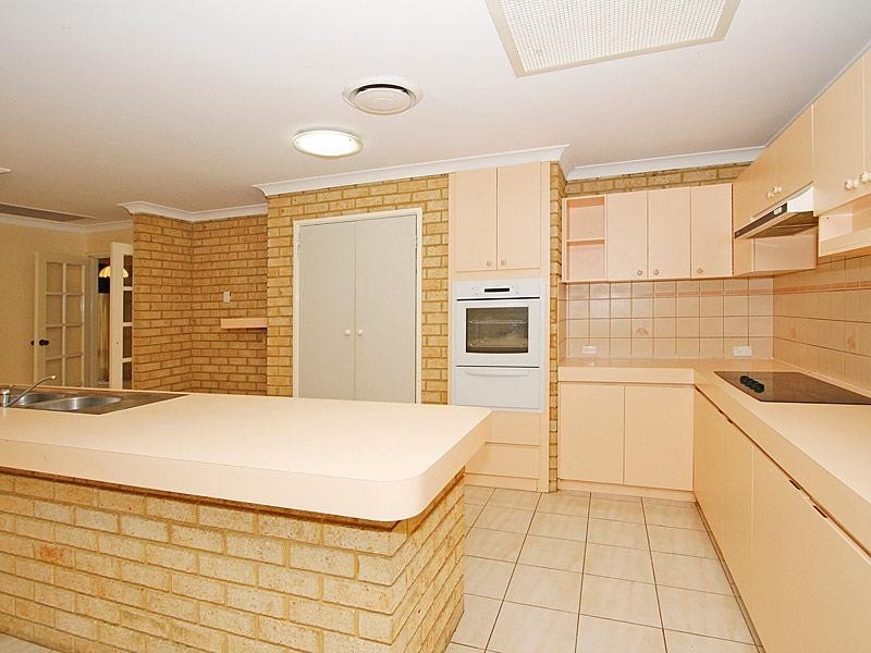 11 Muriel Court, Cockburn Central WA 6164