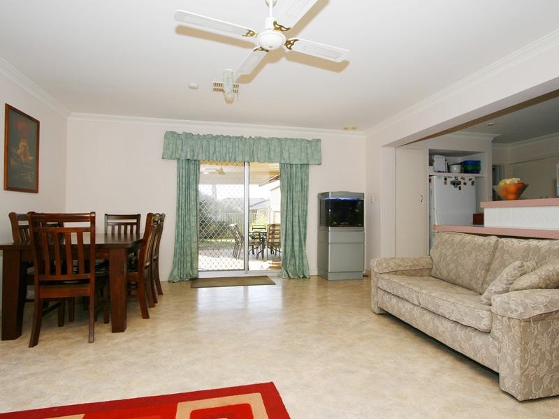 9 Cowan Street, Armadale WA 6112